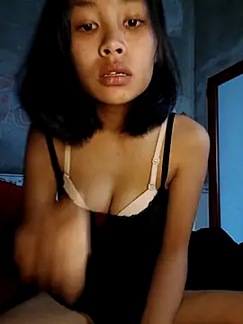 Snapshot of Kiu698 chatting on 12-14-25, 03:23 Kiu698 online show from 12-14-25, 03:23