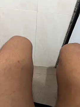 Snapshot of TheDarkDicknight chatting on 12-17-25, 10:43 TheDarkDicknight online show from 12-17-25, 10:43