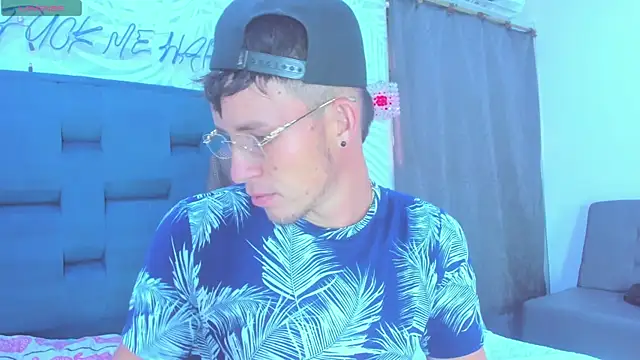 Snapshot of sweetboyssex_ chatting on 12-15-25, 12:09 sweetboyssex online show from 12-15-25, 12:09