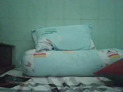 Snapshot of Huybin99 chatting on 02-05-26, 07:02 Huybin99 online show from 02-05-26, 07:02