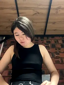 Snapshot of Sarah2127 chatting on 12-15-25, 11:03 Sarah2127 online show from 12-15-25, 11:03