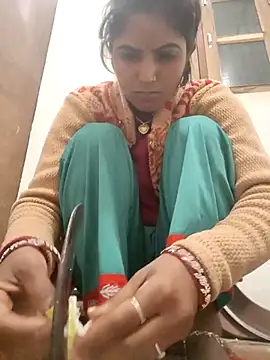 Snapshot of Lucky_hote chatting on 12-17-25, 01:00 Lucky hote online show from 12-17-25, 01:00