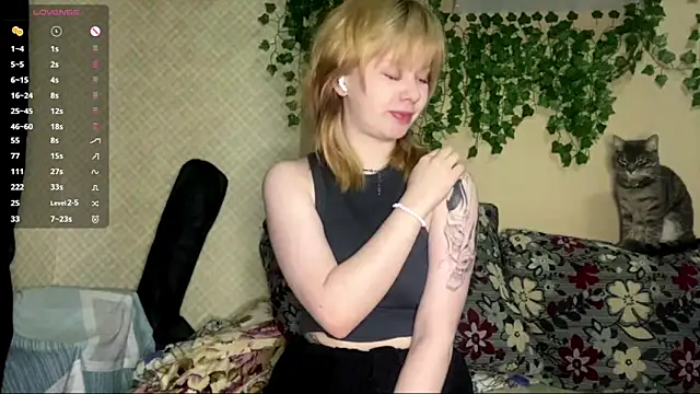 Tempting Kris online show from 12-22-25, 05:32