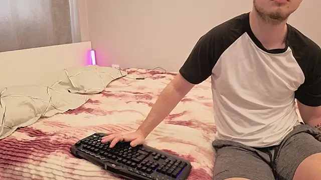 Pearl couple online show from 02-08-26, 09:02