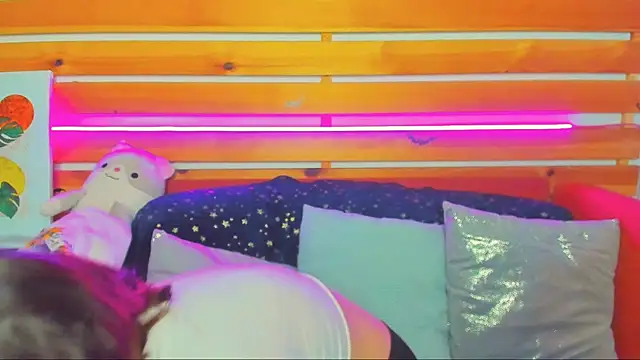 Mary Bryantt online show from 02-28-26, 01:17