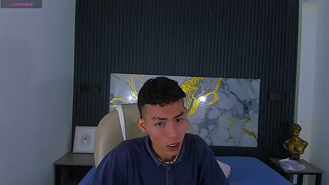 Snapshot of TaylerMiles chatting on 01-13-26, 04:51 TaylerMiles online show from 01-13-26, 04:51