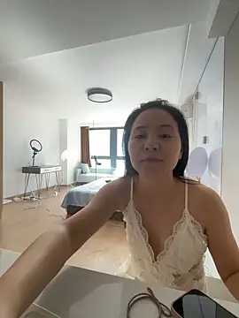 ccyun666 online show from 04-07-26, 01:06