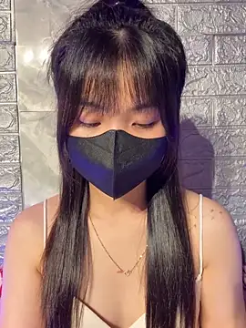 Snapshot of ___KARA___ chatting on 12-17-25, 01:00 KARA online show from 12-17-25, 01:00