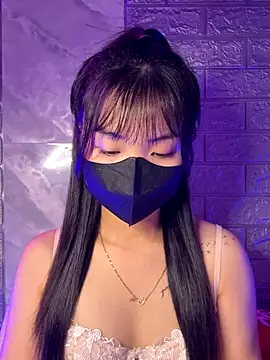 Snapshot of ___KARA___ chatting on 12-18-25, 01:22 KARA online show from 12-18-25, 01:22