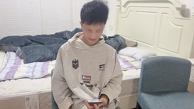 Snapshot of hexiangzb chatting on 12-16-25, 11:48 hexiangzb online show from 12-16-25, 11:48