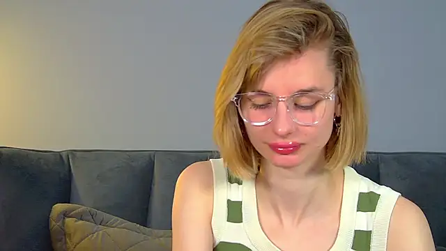 Snapshot of MerlinMeyer chatting on 02-22-26, 06:35 MerlinMeyer online show from 02-22-26, 06:35