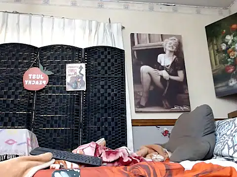 Snapshot of PrurientKitty chatting on 09-08-25, 11:59 PrurientKitty online show from 09-08-25, 11:59