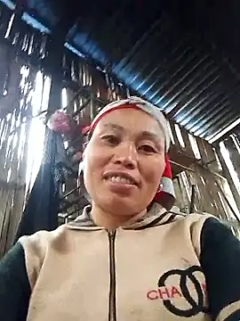 Snapshot of Maikha08 chatting on 01-07-26, 07:22 Maikha08 online show from 01-07-26, 07:22