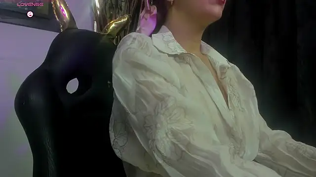 Snapshot of kyra_jeet chatting on 02-16-26, 12:34 kyra jeet online show from 02-16-26, 12:34