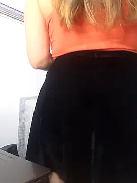 SofiEsteves online show from 12-16-25, 06:46