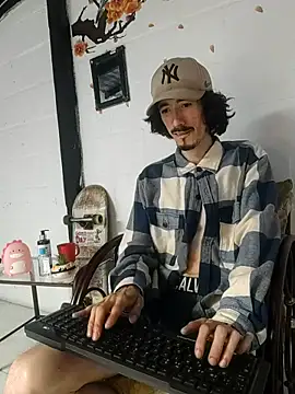 sk8-boy online show from 01-06-26, 02:32