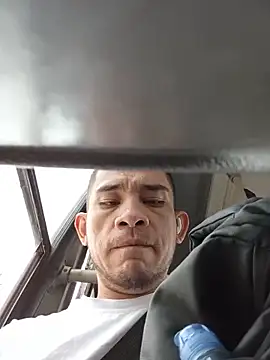 Snapshot of Gloryholeroom chatting on 06-22-26, 07:11 Gloryholeroom online show from 06-22-26, 07:11