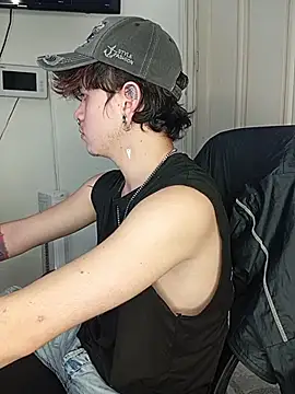 mathias crimson online show from 12-19-25, 01:18