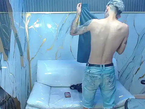 Boy tatto77 online show from 02-09-26, 07:07