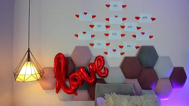 Snapshot of GahiaBelucci chatting on 02-14-26, 12:24 GahiaBelucci online show from 02-14-26, 12:24