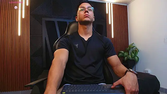 Snapshot of Noah_Clarkk chatting on 02-10-26, 11:42 Noah Clarkk online show from 02-10-26, 11:42