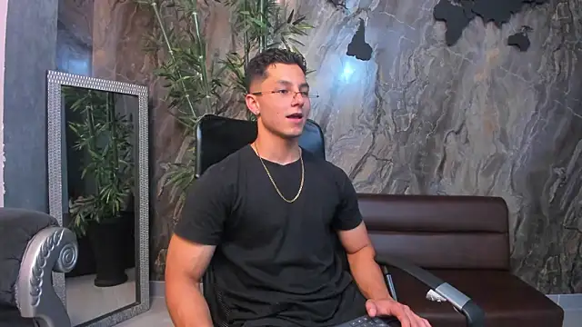 Snapshot of Noah_Clarkk chatting on 02-21-26, 11:28 Noah Clarkk online show from 02-21-26, 11:28