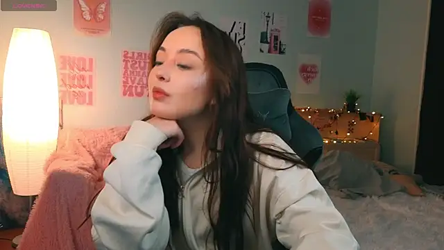 fallin lovee online show from 01-11-26, 03:44