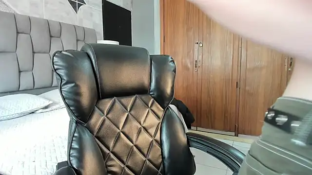 Snapshot of ChannelWhitee_ chatting on 01-07-26, 09:50 ChannelWhitee online show from 01-07-26, 09:50