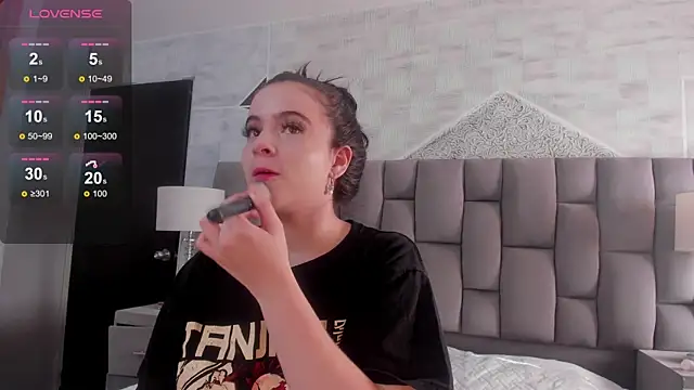 ChannelWhitee  online show from 01-18-26, 08:56