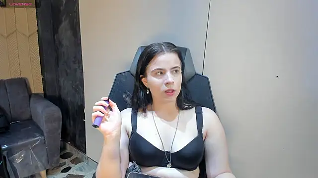 ChannelWhitee  online show from 02-01-26, 08:40