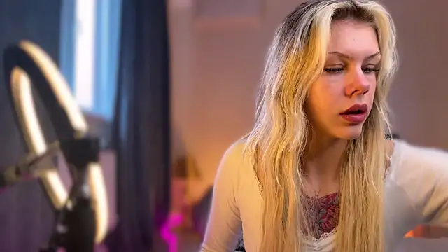 ScoobeDeDoo online show from 12-22-25, 06:32