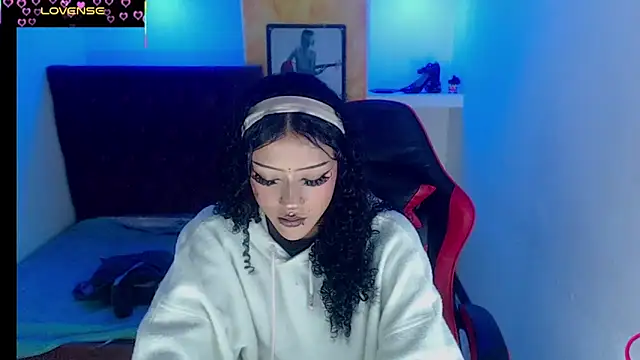 Snapshot of dolly_boob chatting on 02-10-26, 04:38 dolly boob online show from 02-10-26, 04:38