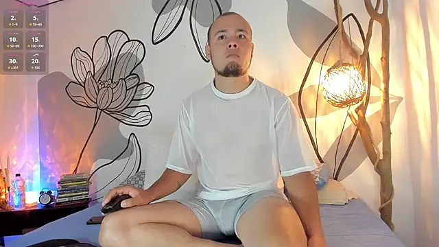 Snapshot of maaxtaylor_ chatting on 02-23-26, 11:07 maaxtaylor online show from 02-23-26, 11:07