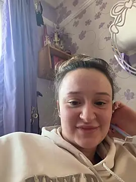 Snapshot of LilyLuck_ chatting on 02-25-26, 02:05 LilyLuck online show from 02-25-26, 02:05