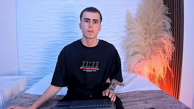 SpaceBoy1 online show from 02-15-26, 09:00