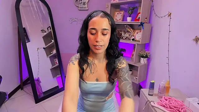 Snapshot of StaceyLeee chatting on 02-13-26, 07:54 StaceyLeee online show from 02-13-26, 07:54