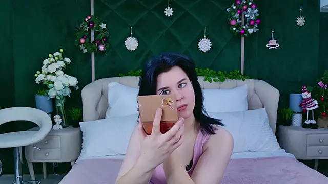 Snapshot of Milana_Cold chatting on 01-08-26, 05:43 Milana Cold online show from 01-08-26, 05:43