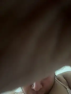 Snapshot of Yours_Sweety-16 chatting on 12-19-25, 02:46 Yours Sweety-16 online show from 12-19-25, 02:46