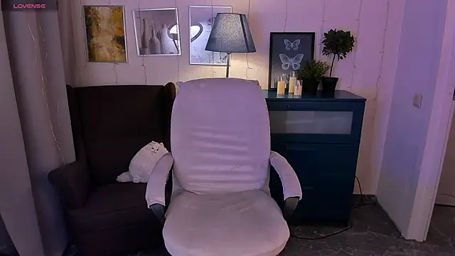 SarahShelby online show from 02-19-26, 06:31