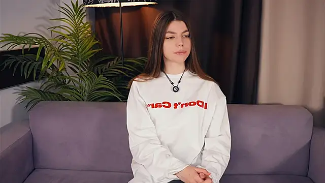 Snapshot of NeidaGowing chatting on 12-21-25, 08:10 NeidaGowing online show from 12-21-25, 08:10