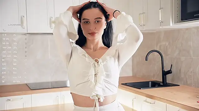 TyraEspina online show from 01-06-26, 09:18