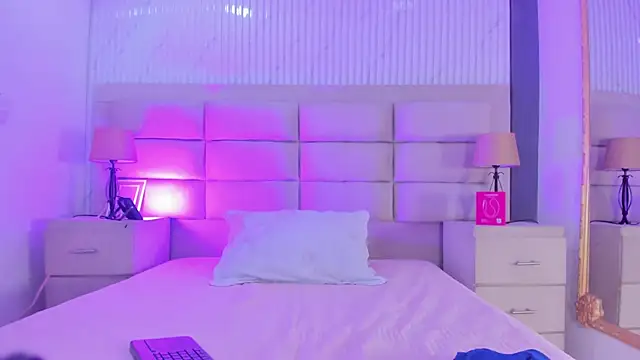 ManuelaEvans  online show from 02-19-26, 09:00