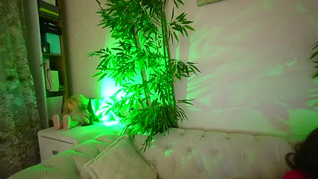 HappyLisa online show from 03-17-25, 07:46