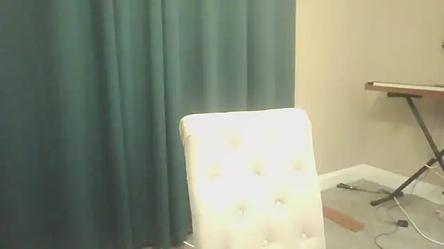 MaliaSkye online show from 12-20-25, 04:52