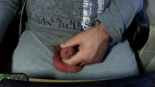 Snapshot of passatwind chatting on 01-15-26, 03:05 passatwind online show from 01-15-26, 03:05