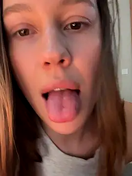 Ann web online show from 12-21-25, 05:31