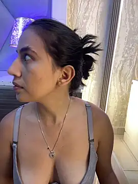 Laylaa- online show from 01-11-26, 02:49