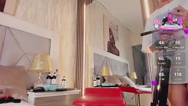 Laylaa- online show from 01-14-26, 05:46