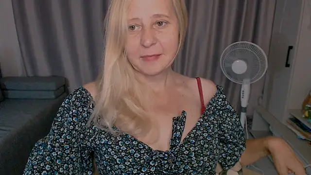 MiLenaMilf online show from 09-25-25, 02:59