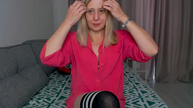 Snapshot of MiLenaMilf chatting on 01-14-26, 07:58 MiLenaMilf online show from 01-14-26, 07:58